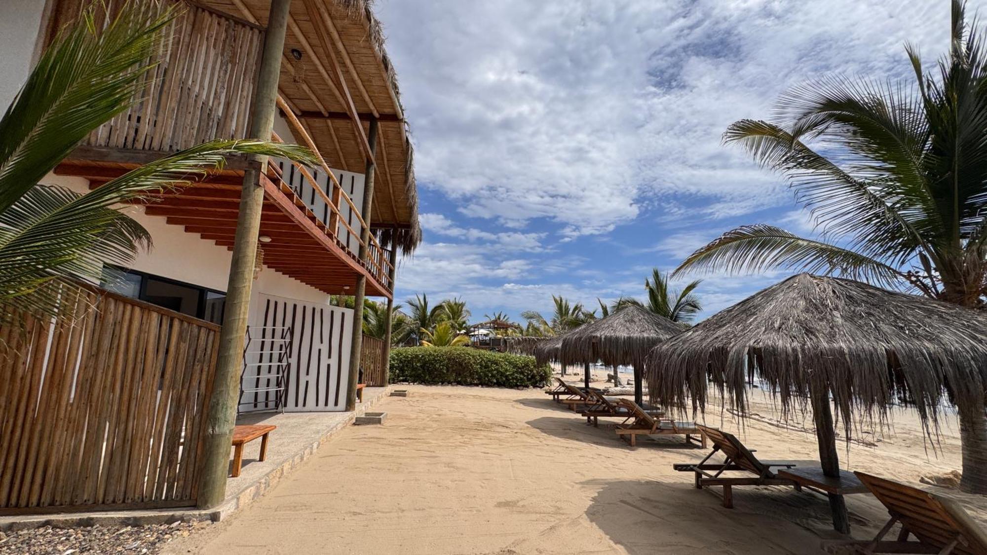 Baja Canoas Hotel