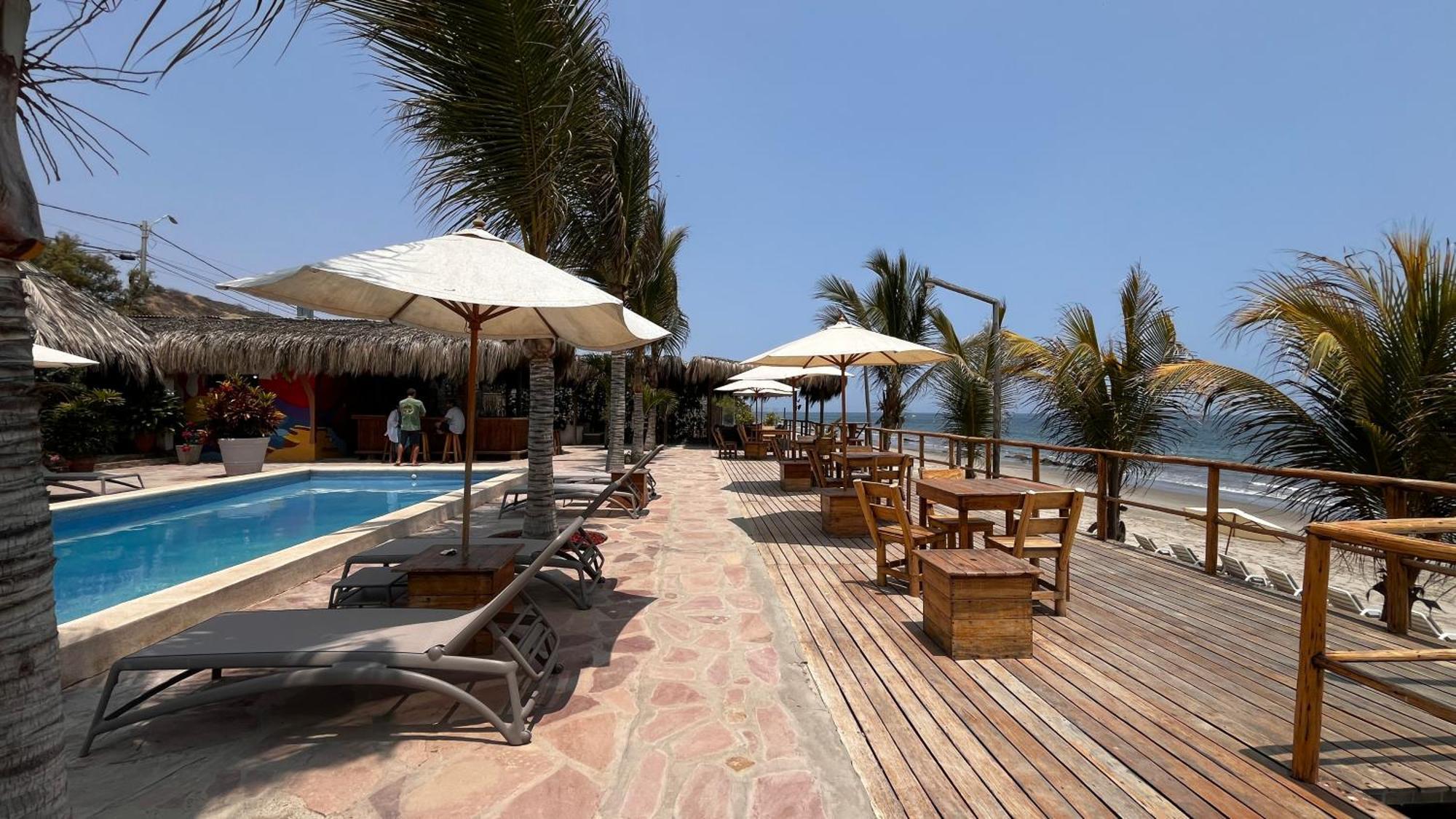 Baja Canoas Hotel 3*